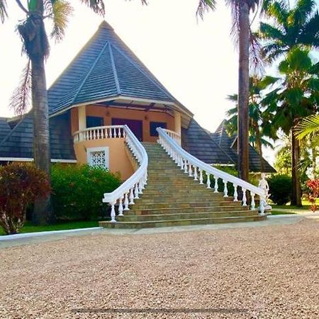 Sunset Villa Boutique Resort Diani Beach Buitenkant foto