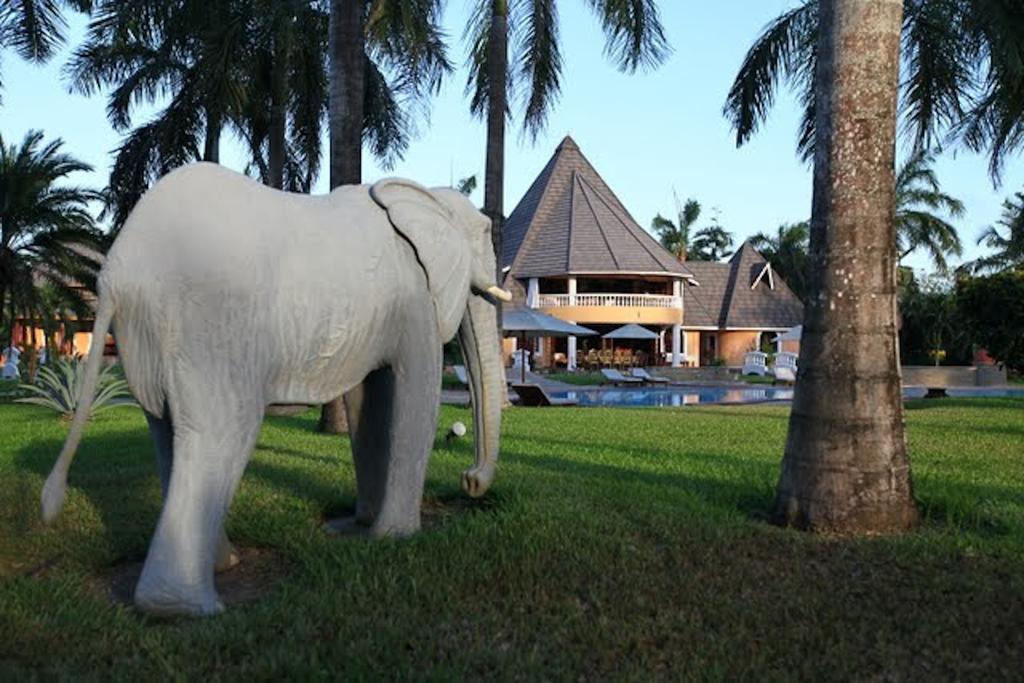 Sunset Villa Boutique Resort Diani Beach Buitenkant foto