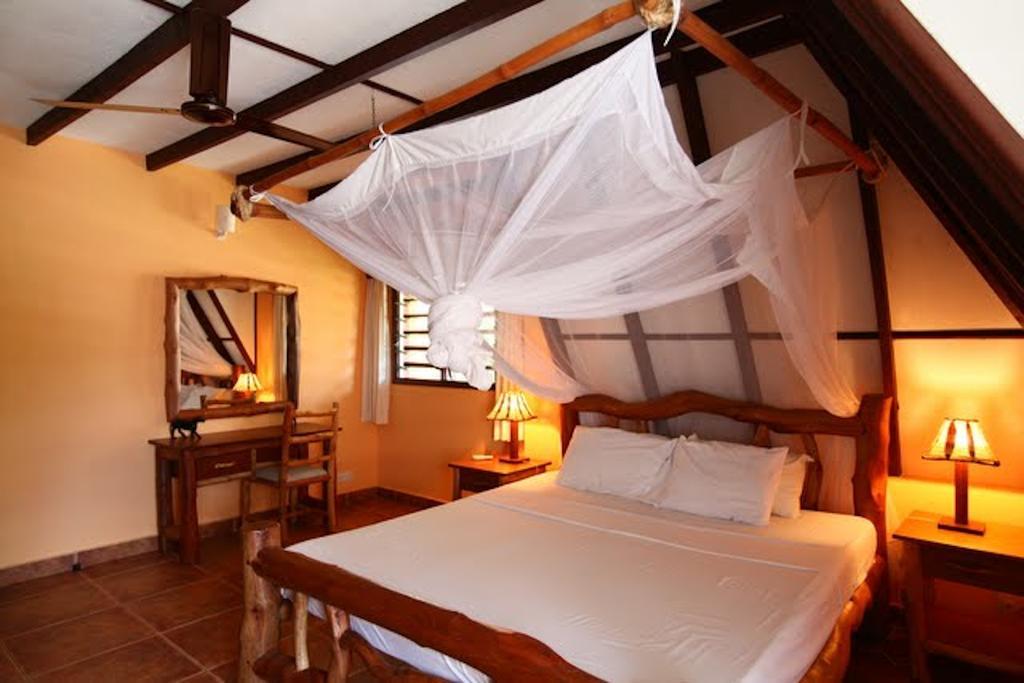 Sunset Villa Boutique Resort Diani Beach Buitenkant foto