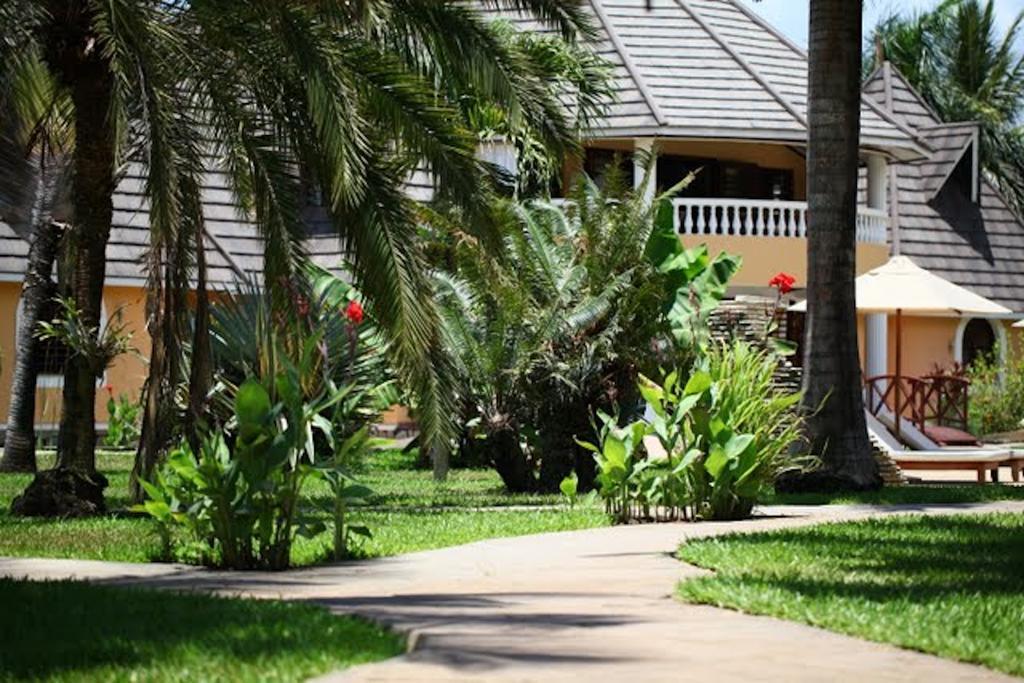 Sunset Villa Boutique Resort Diani Beach Buitenkant foto